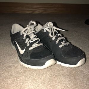 Nike Tennis Shoes